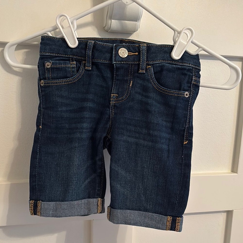 GAP Kids Size 5 Girls Denim Knee-Length Jean Shorts